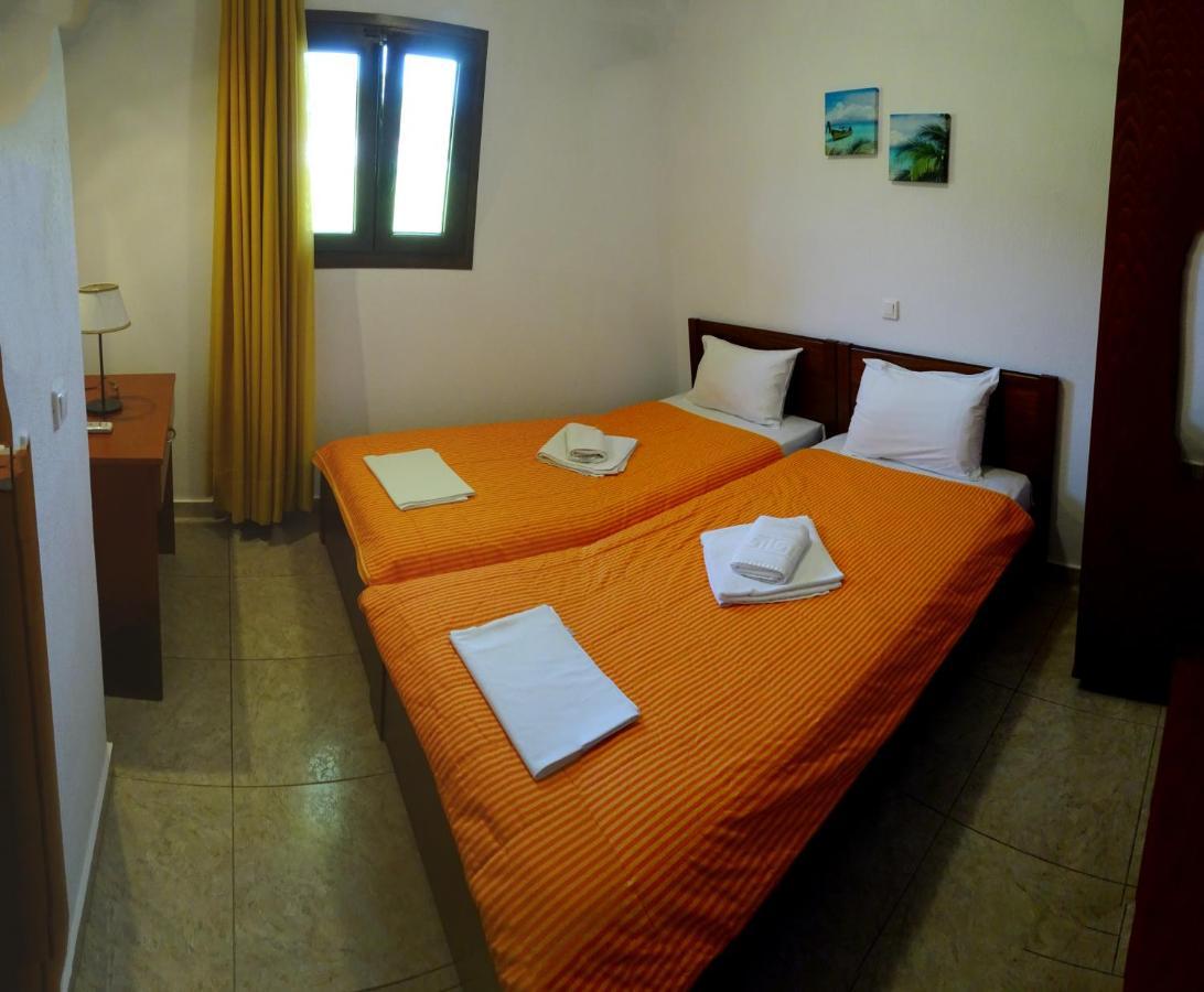 Parissis Eden Villas Skiathos 트롤로스 외부 사진